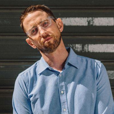 Neal Brennan- Wiki, Age, Height, Net Worth, Girlfriend, Ethnicity, Career