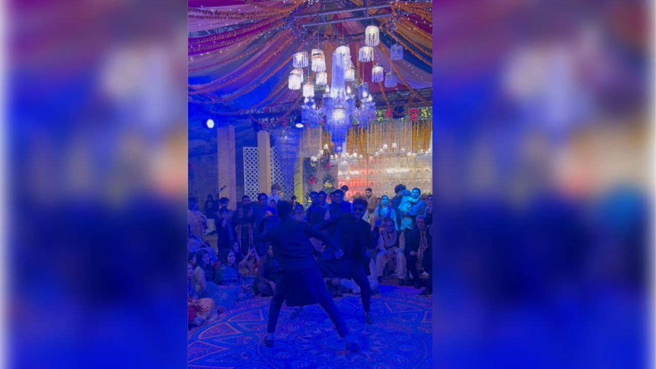 Pakistani boys dance hard with 'Jeda Nash', they set fire to their performance..Watch video