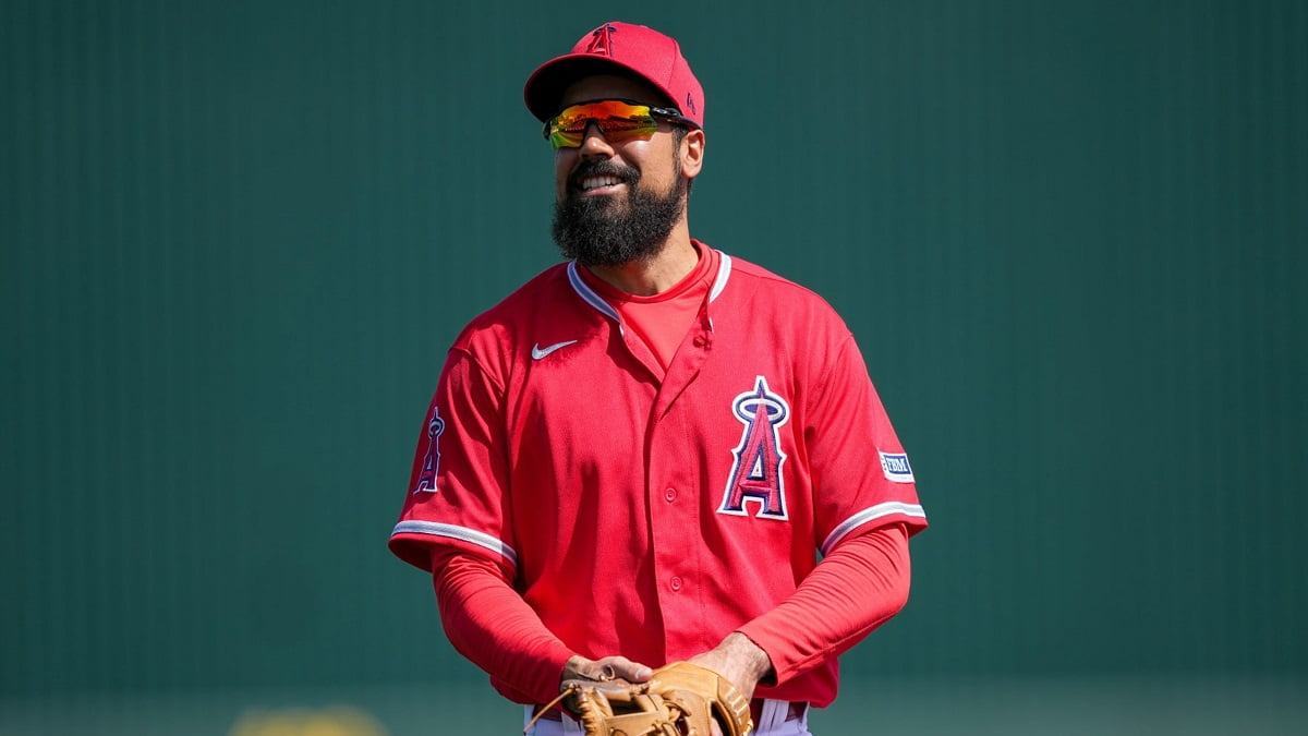 WATCH: Fan video of Anthony Rendon nearly slapping a fan in the face has surfaced online