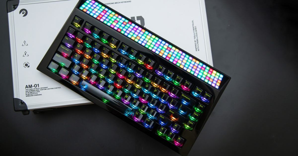 Cyberboard R2 Le Smoking review: A $700 keyboard that’s somehow worth it