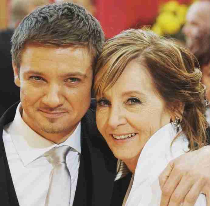 Jeremy Renner Parents: Lee Renner And Valerie Cearley