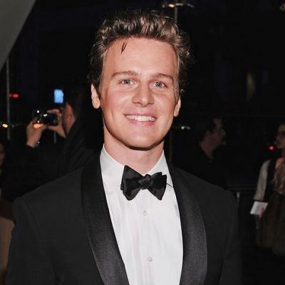 Jonathan Groff- Wiki, Age, Height, Net Worth, Girlfriend, Ethnicity, Career