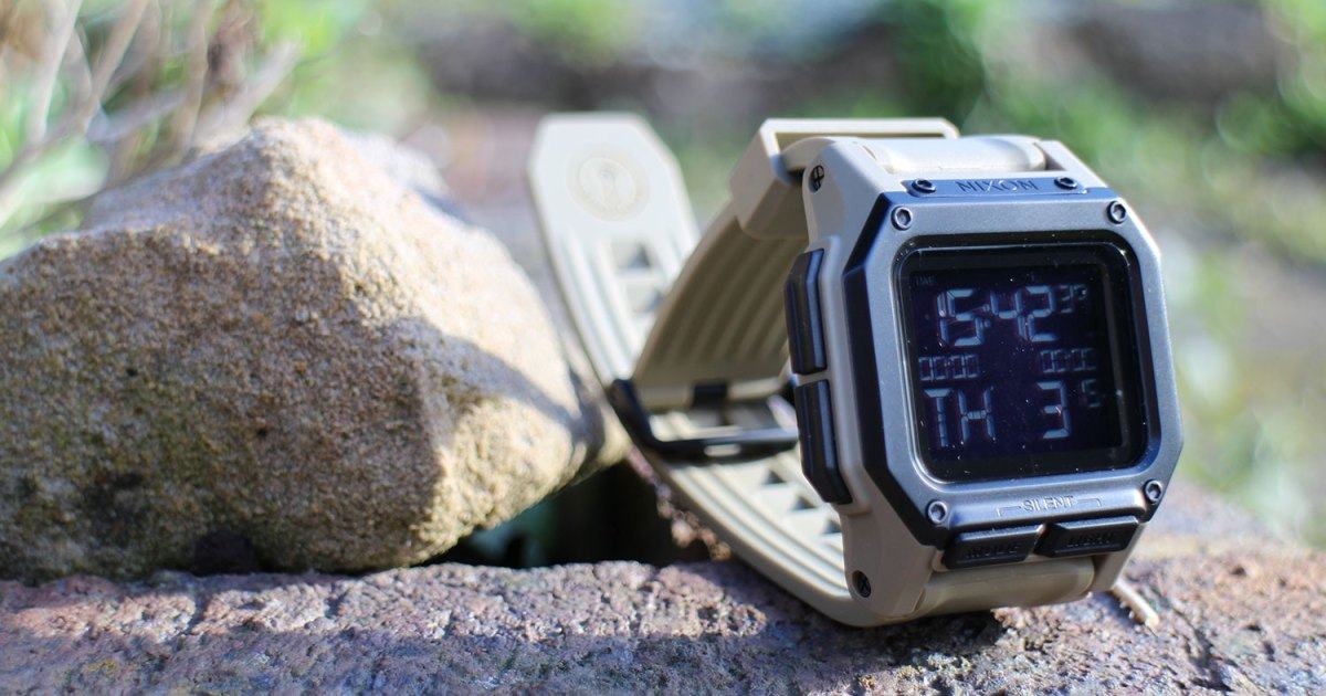 Nixon Regulus hands-on review