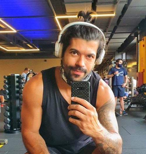 Tiago Chapola Bio, Age, Job, Instagram, Love Is Blind Brazil