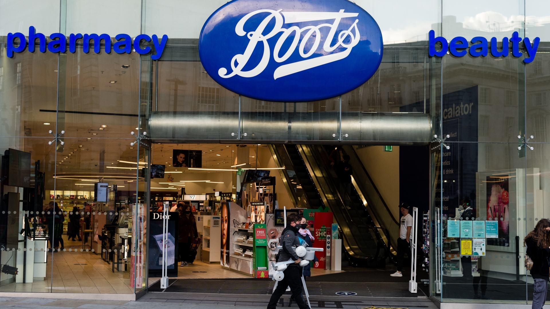 Boots to shut more stores in DAYS as 300 to close for good - is your local on the list?