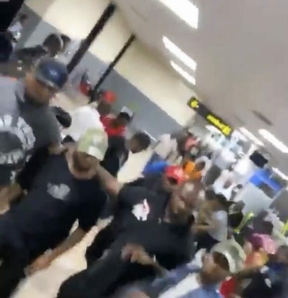 Davido Mobbed By Fans At The Airport (Video)