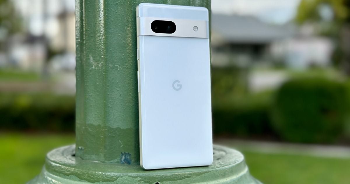 Does the Google Pixel 7a have a headphone jack?