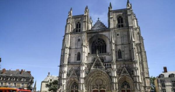 Fire of the cathedral of Nantes : the shadow areas in the survey