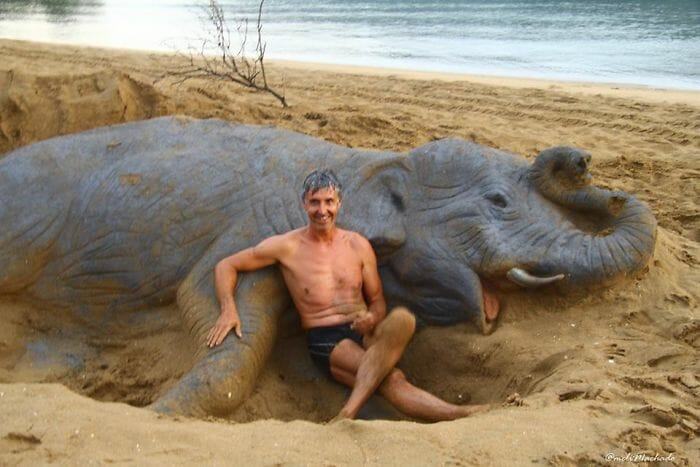 How a man discovered his sculpting talent on the beach