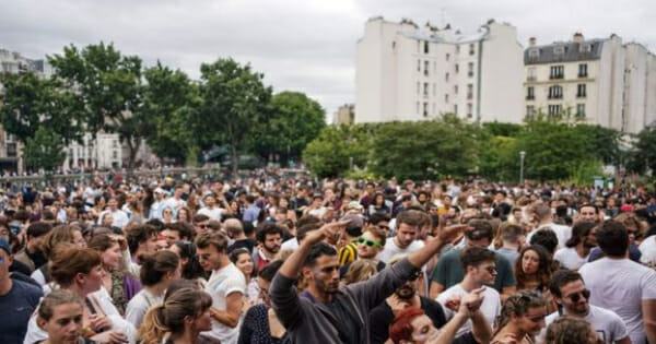 IMAGES. Distanciations not met, clashes in Paris... A Celebration of the music choppy