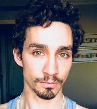 Is Robert Sheehan Gay? Is He Dating Anyone In 2022?