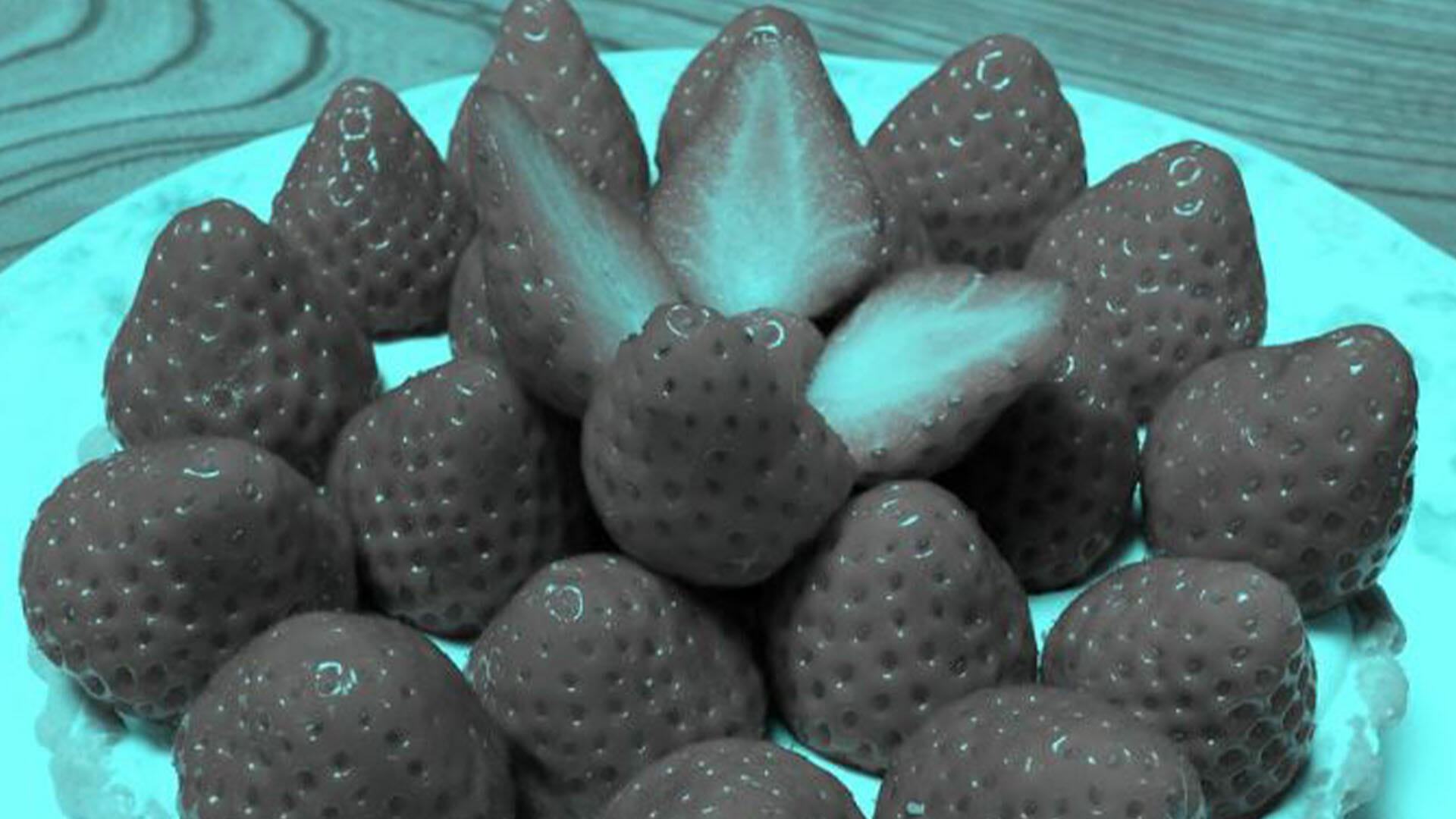 Mind-blowing strawberry optical illusion reveals how your brain lies to you - there's no red in the image at all