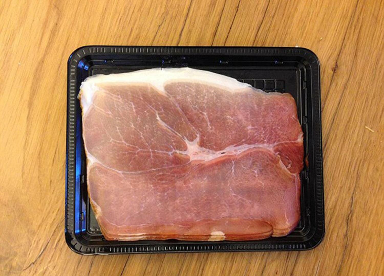 Mind-boggling picture of 'blurry' slice of ham becomes the 'first optical illusion of 2017'