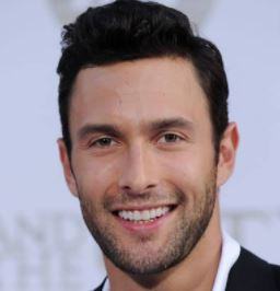 Noah Mills Wife, Girlfriend, Family, Net Worth, Height