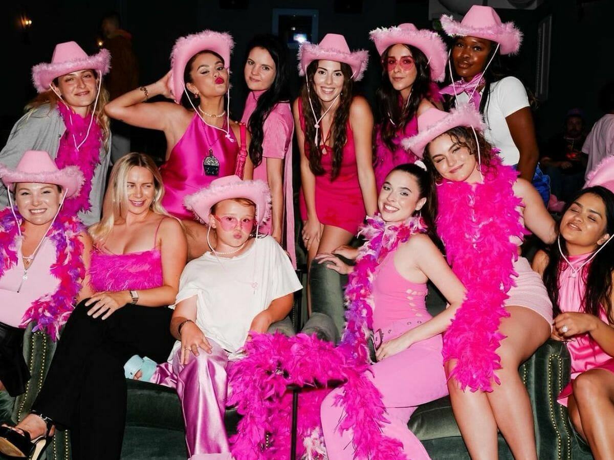 &quot;On Wednesdays we wear pink&quot;: Selena Gomez celebrates her 31st birthday twice (Image via Selena Gomez