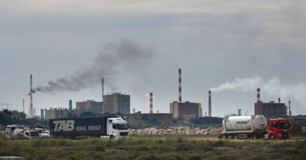 Pollution : four questions on the table chemical agent acid in the Mediterranean