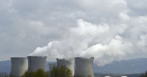 Shut down nuclear power plants : after Fessenheim, what is the future for the central of the Bugey?