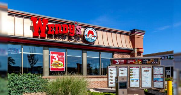 Singing Wendy's drive-thru Worker serves up smiles to Clients