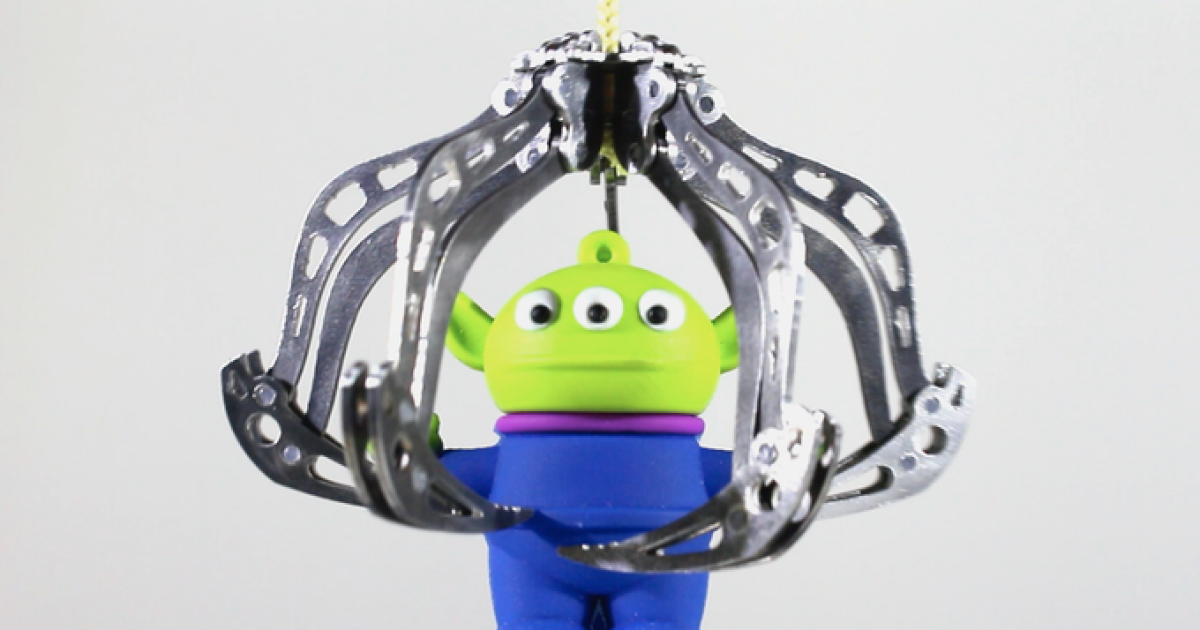 The ‘Mantis Drone Claw’ turns any quadcopter into a high-stakes arcade crane game