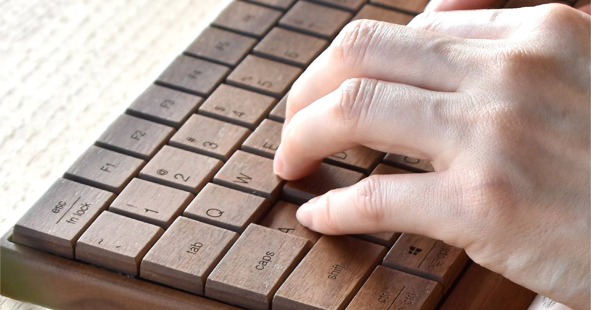 This gorgeous, all-wood keyboard must be seen to be believed