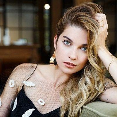 Annie Murphy- Wiki, Age, Husband, Net Worth, Ethnicity, Height, Career