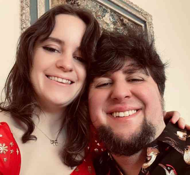 Charlotte Bear Claw Bio, YouTuber JonTron Wife, Age, Job