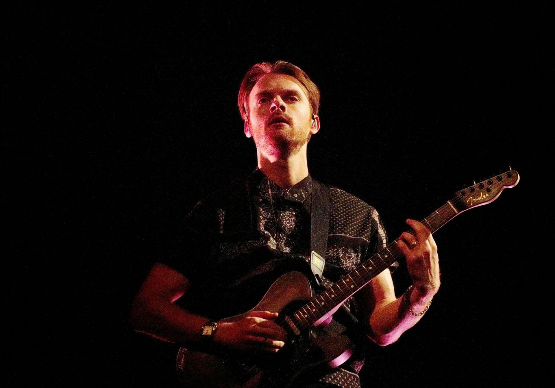 FINNEAS performs with Billie Eilish onstage at the Coachella Stage during the 2022 Coachella Valley Music And Arts Festival in Indio, California on April 16, 2022  (Image via Getty Images)