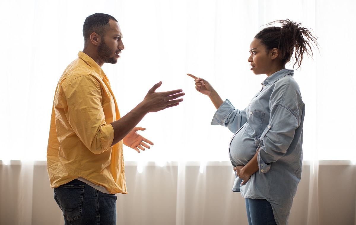 Expectant couple argue