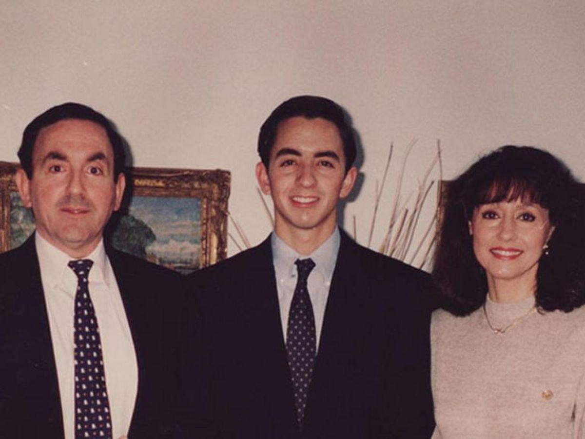 Lanny Horwitz [left], Radley Horwitz [middle], and Donna Horwitz [right] (Image via @Walker72John/Twitter)