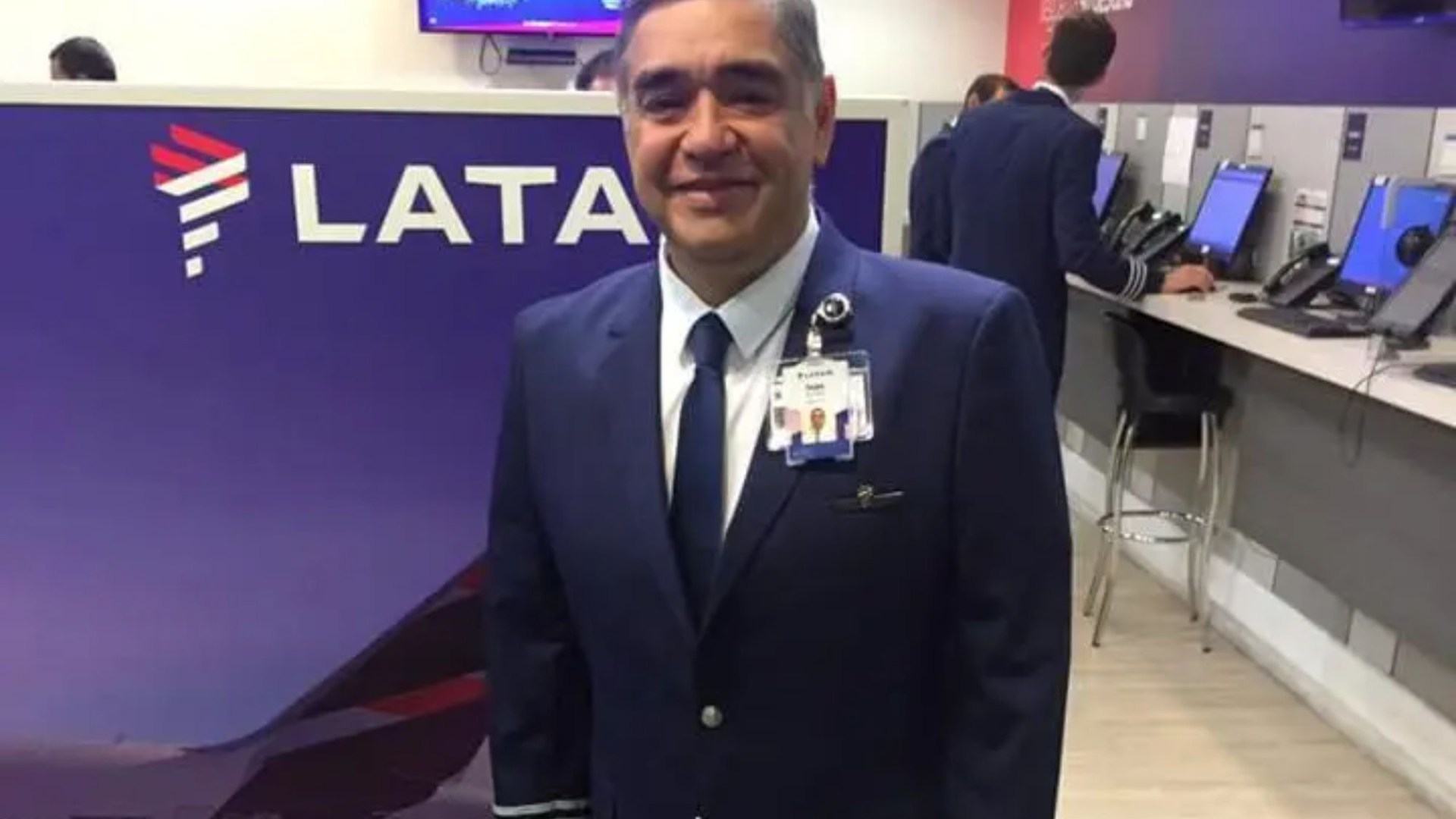 Pilot Ivan Andaur, 56, collapses and dies in toilet onboard Boeing 787 he was flying from Miami to Chile