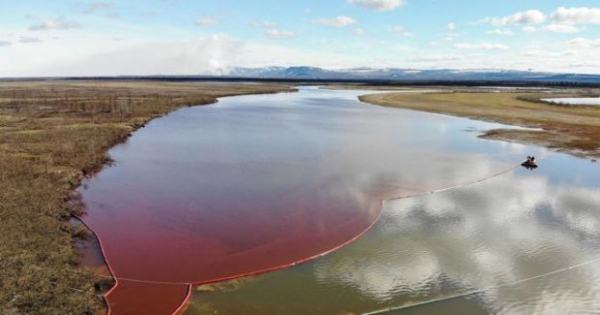 Russian arctic : pollution in the fuel reaches a fresh-water lake