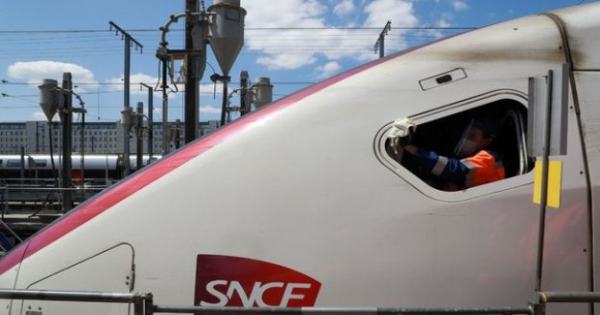 The SNCF is forced to cancel trains this summer