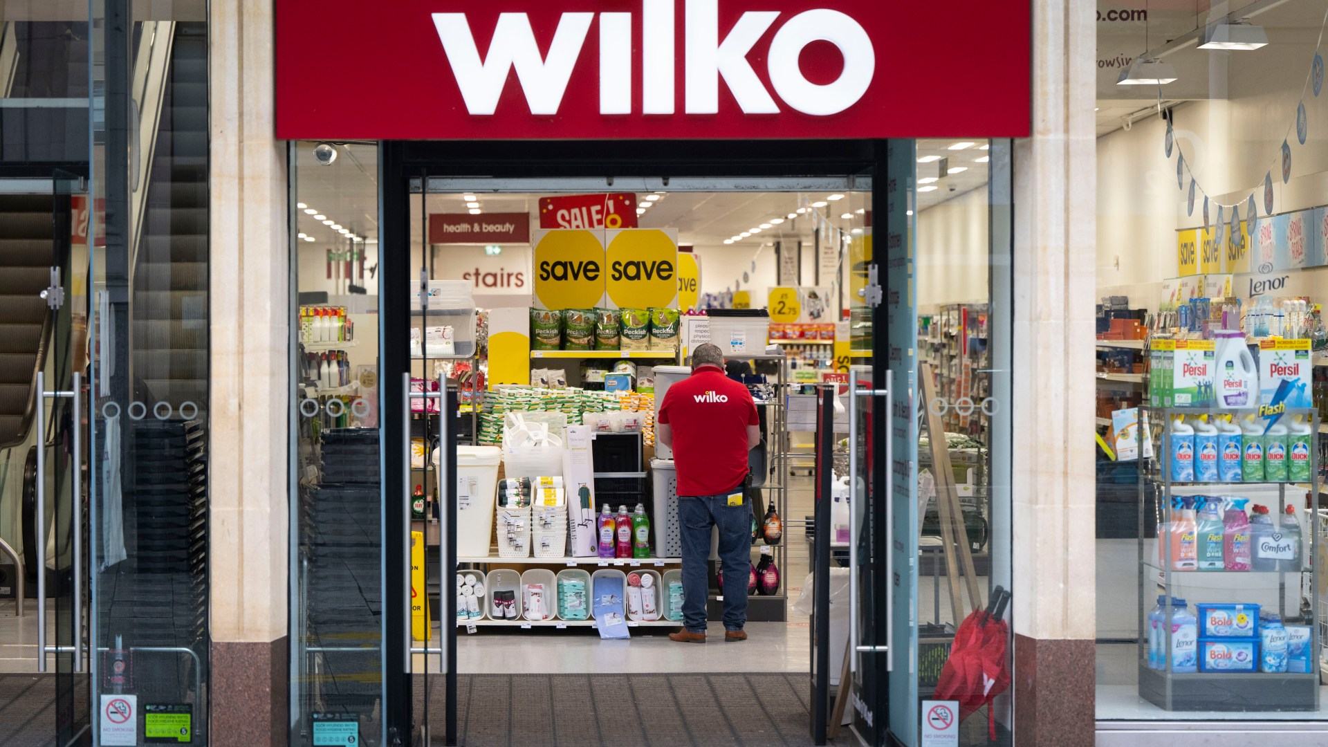 Wilko to go into administration leaving high street giant with 400 stores on brink of collapse