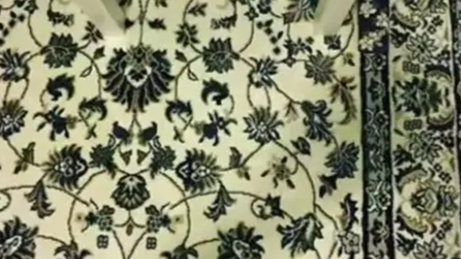 You have a high IQ if you can spot the hidden cell phone camouflaged in the carpet in under 20 seconds