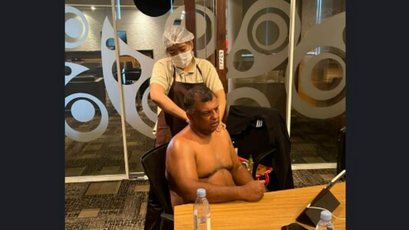 AirAsia CEO holds management meeting shirtless, draws flak