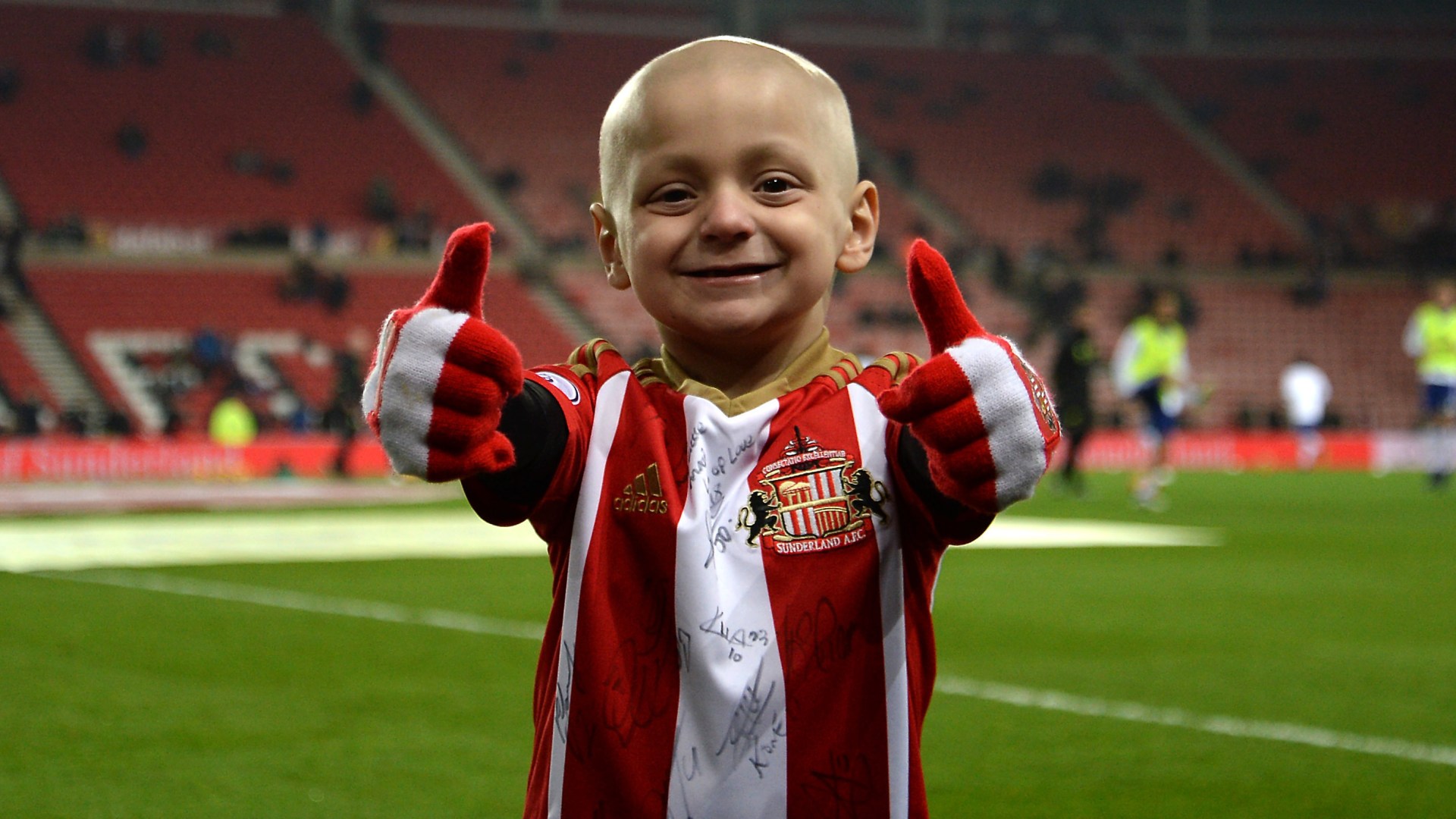 Cops arrest two after football yobs 'taunted' Sunderland fans with tragic Bradley Lowery pic - as mum slams 'low lives'