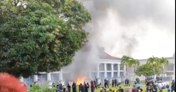 Covid-19 Guyana : demonstrations in front of the prefecture, tires and pallets that were burned