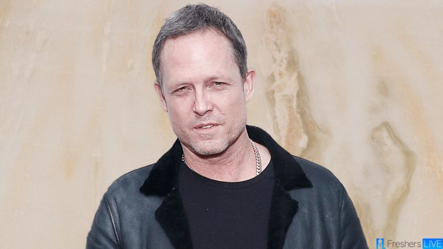 Dean Winters Net Worth in 2023 How Rich is He Now?