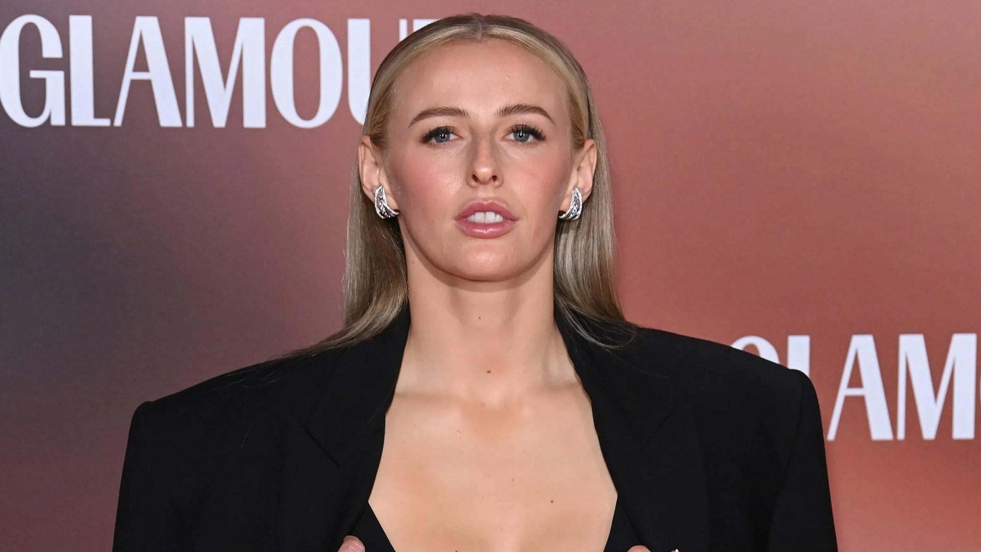 England Lionesses star Chloe Kelly leaves little to imagination in daring outfit and branded 'unreal' at Glamour awards