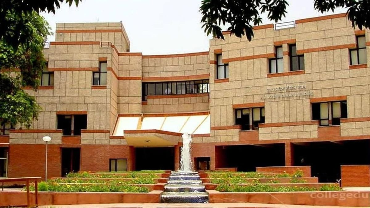 IIT Kanpur Introduces eMasters Programme