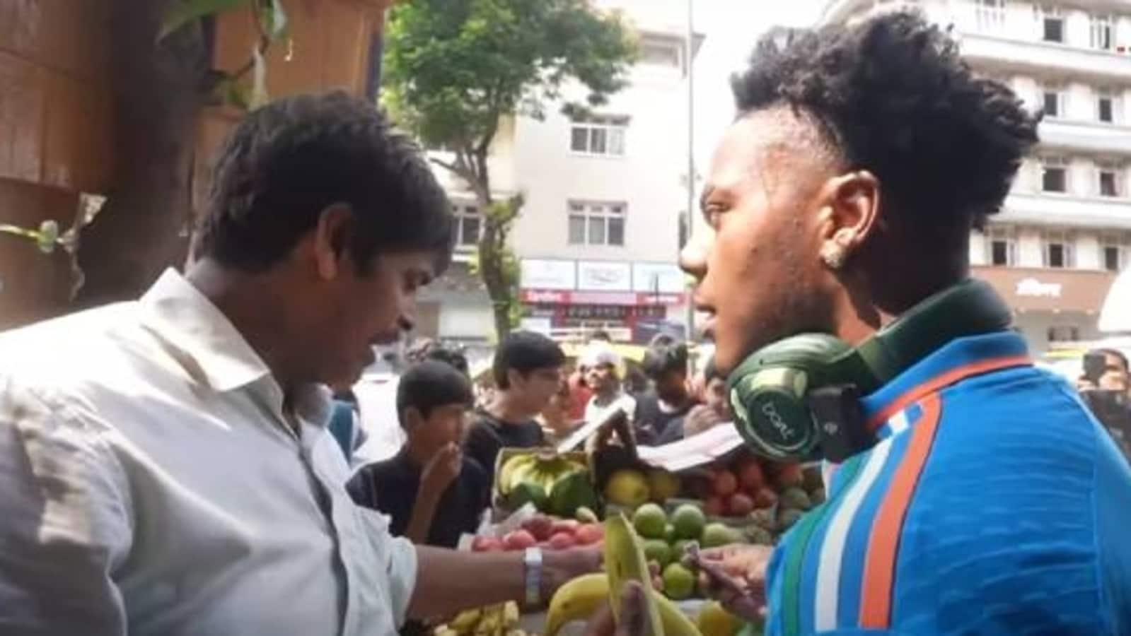 IShowSpeed in Virat Kohli's jersey makes an Indian fruit seller in Mumbai ‘go bananas’- Watch