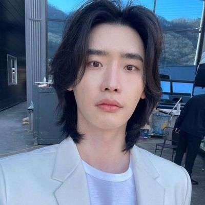 Lee Jong Suk