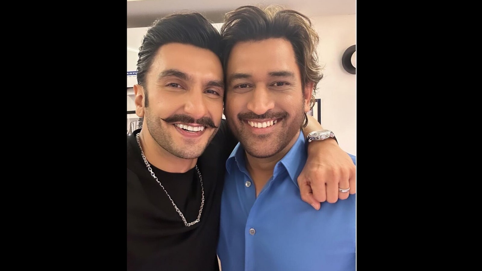 Ranveer Singh plants a kiss on MS Dhoni’s cheek, sweet pic amuses fans