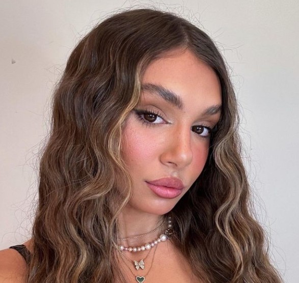 Taylor Olympios Bio, Net Worth, Boyfriend, Surviving Paradise