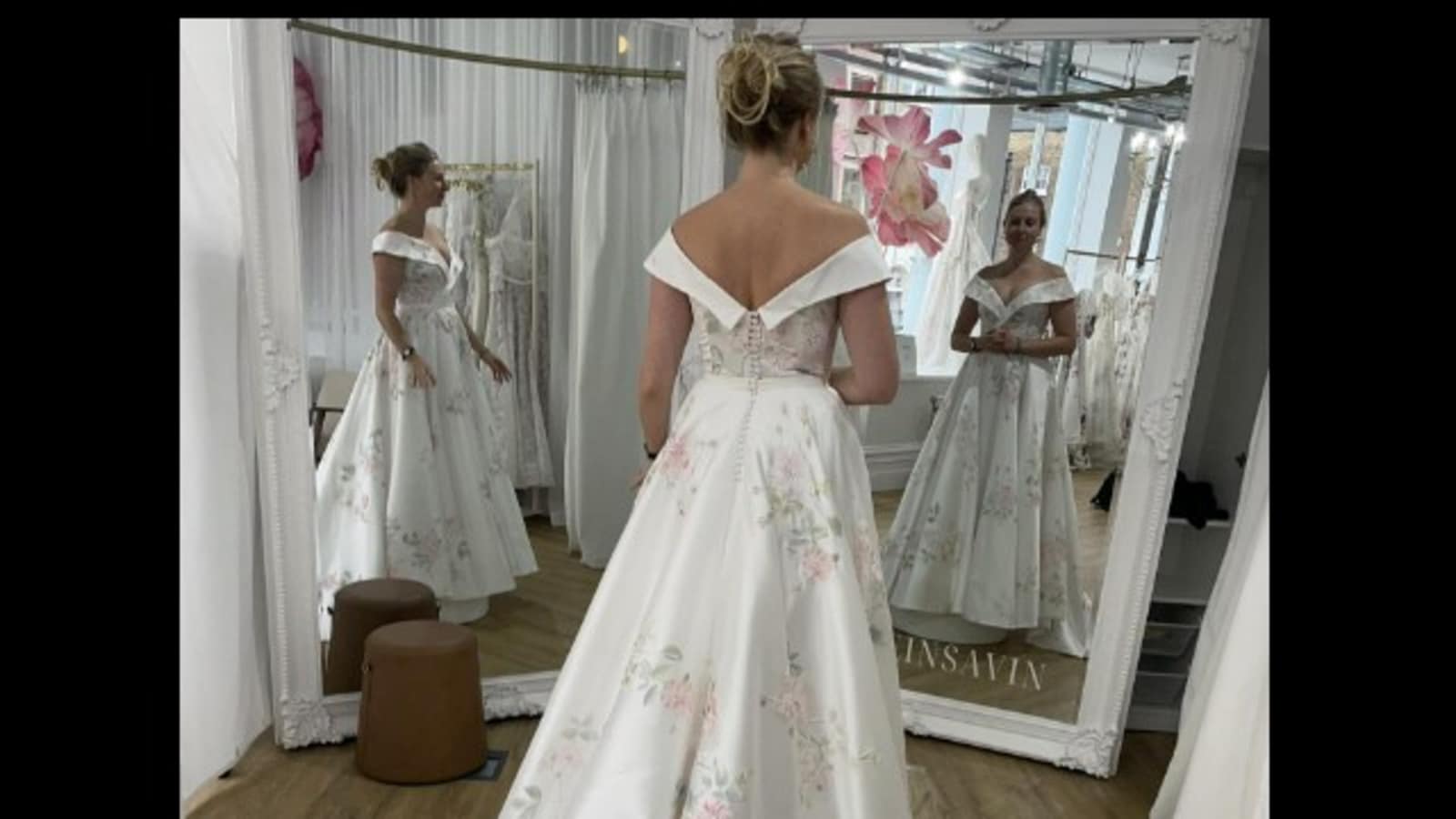 Bride's 'glitch in the matrix' moment horrifies the Internet. Here's what happened