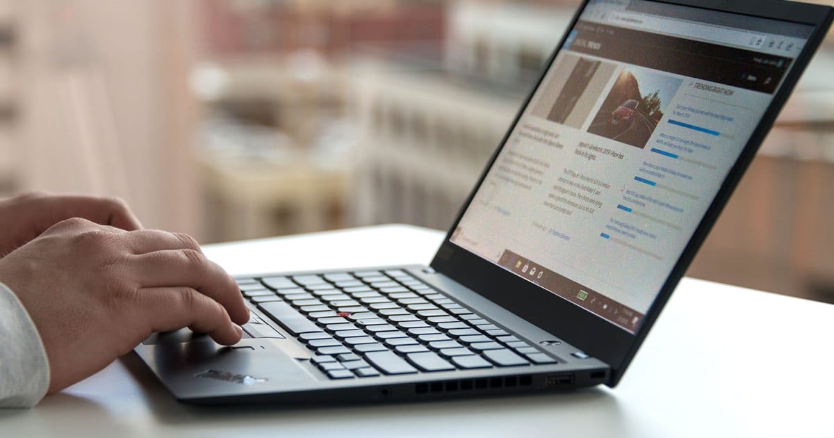 Need to work from the road? Here are the 5 best laptops with LTE