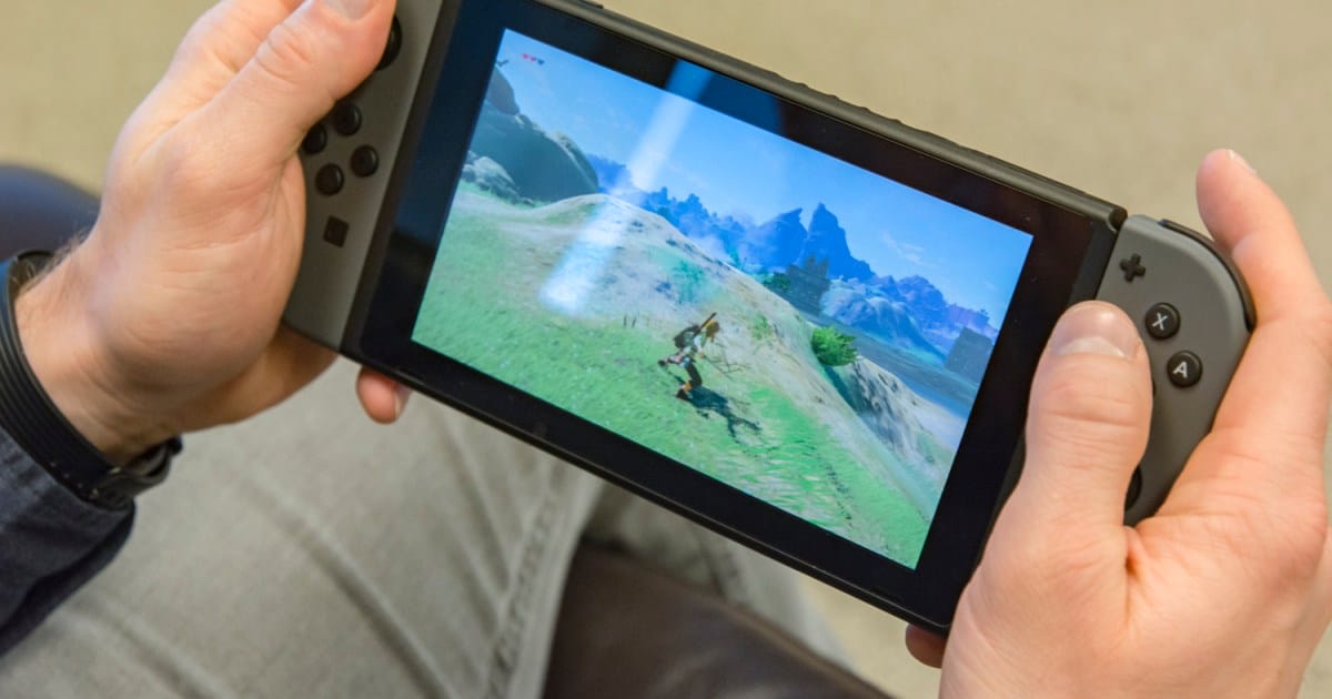 Stock your travel bag with these gadgets for gaming on the go